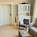 Apartment Himmlischer Hof - Juwel Von 1477 Mit P, Romantischer Innenhof, Kamin, Oeko, Denkmal Quedlinburg