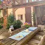 Himmlischer Hof - Juwel Von 1477 Mit P, Romantischer Innenhof, Kamin, Oeko, Denkmal Apartment *