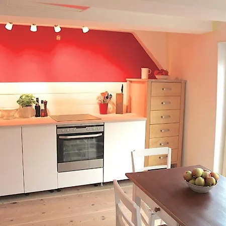 Apartment Himmlischer Hof - Juwel Von 1477, Terrasse, Kamin, P, Oeko, Denkmal