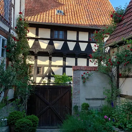 Apartment Himmlischer Hof - Juwel Von 1477, Terrasse, Kamin, P, Oeko, Denkmal