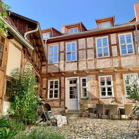 Himmlischer Hof - Juwel Von 1477 Mit P, Romantischer Innenhof, Kamin, Oeko, Denkmal * Quedlinburg
