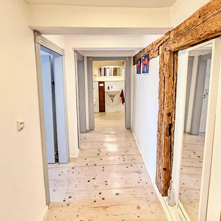 Apartment Himmlischer Hof - Juwel Von 1477 Mit P, Romantischer Innenhof, Kamin, Oeko, Denkmal Quedlinburg