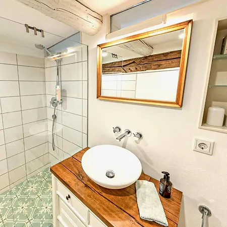 公寓 Himmlischer Hof - Juwel Von 1477 Mit P, Romantischer Innenhof, Kamin, Oeko, Denkmal 奎德林堡