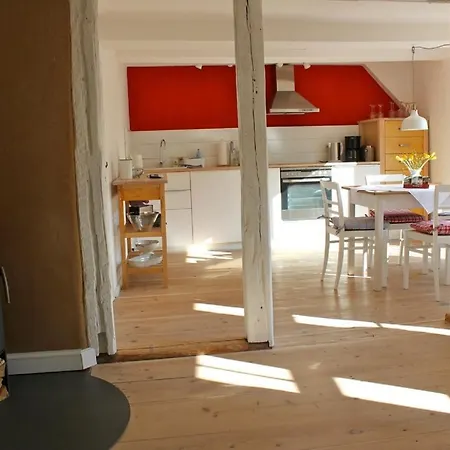 Apartment Himmlischer Hof - Juwel Von 1477, Terrasse, Kamin, P, Oeko, Denkmal