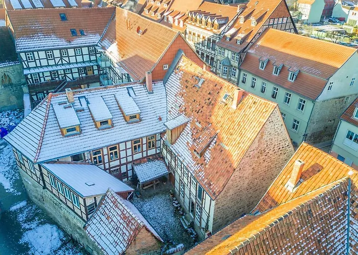 Apartamento Himmlischer Hof - Juwel Von 1477 Mit P, Romantischer Innenhof, Kamin, Oeko, Denkmal Quedlinburg