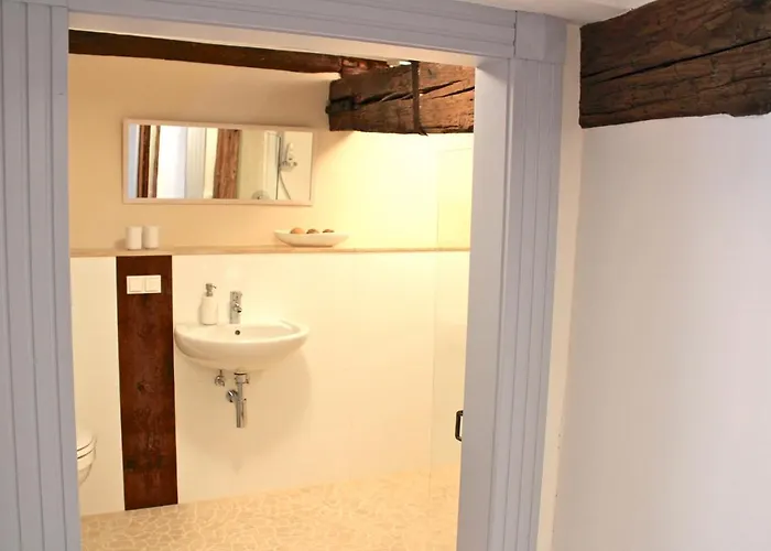 Appartamento Himmlischer Hof - Juwel Von 1477 Mit P, Romantischer Innenhof, Kamin, Oeko, Denkmal *