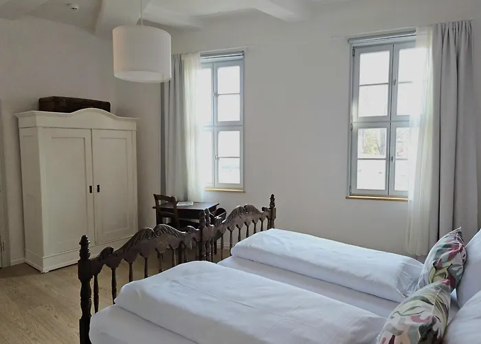 Himmlischer Hof - Juwel Von 1477 Mit P, Romantischer Innenhof, Kamin, Oeko, Denkmal * 奎德林堡