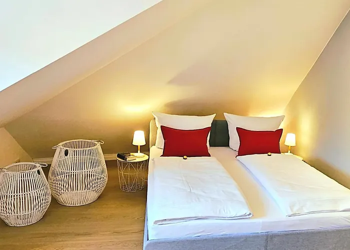 Apartamento Himmlischer Hof - Juwel Von 1477 Mit P, Romantischer Innenhof, Kamin, Oeko, Denkmal *