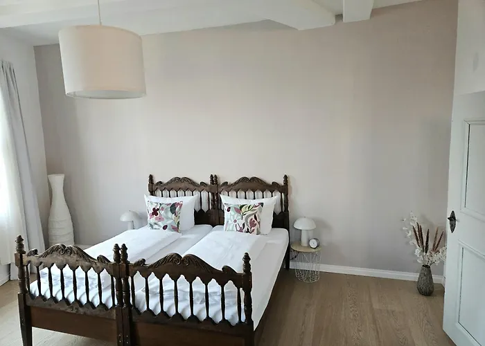 Apartment Himmlischer Hof - Juwel Von 1477, Terrasse, Kamin, P, öko, Denkmal