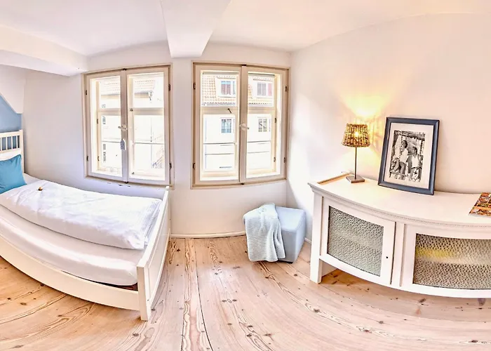 Apartment Himmlischer Hof - Juwel Von 1477, Terrasse, Kamin, P, öko, Denkmal *