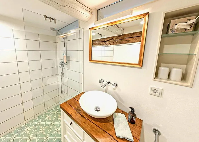 公寓 Himmlischer Hof - Juwel Von 1477 Mit P, Romantischer Innenhof, Kamin, Oeko, Denkmal 奎德林堡