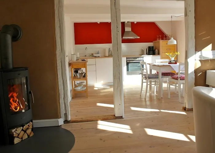 Apartamento Himmlischer Hof - Juwel Von 1477 Mit P, Romantischer Innenhof, Kamin, Oeko, Denkmal